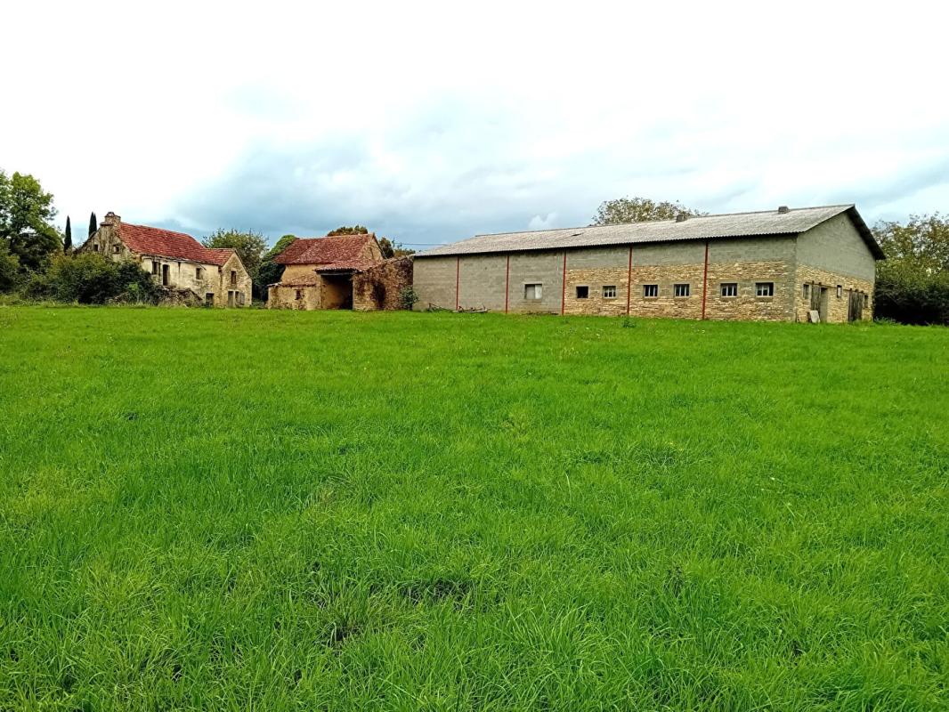 PARISOT Ferme  5 pièces 740m²  2 maisons grange hangar 1
