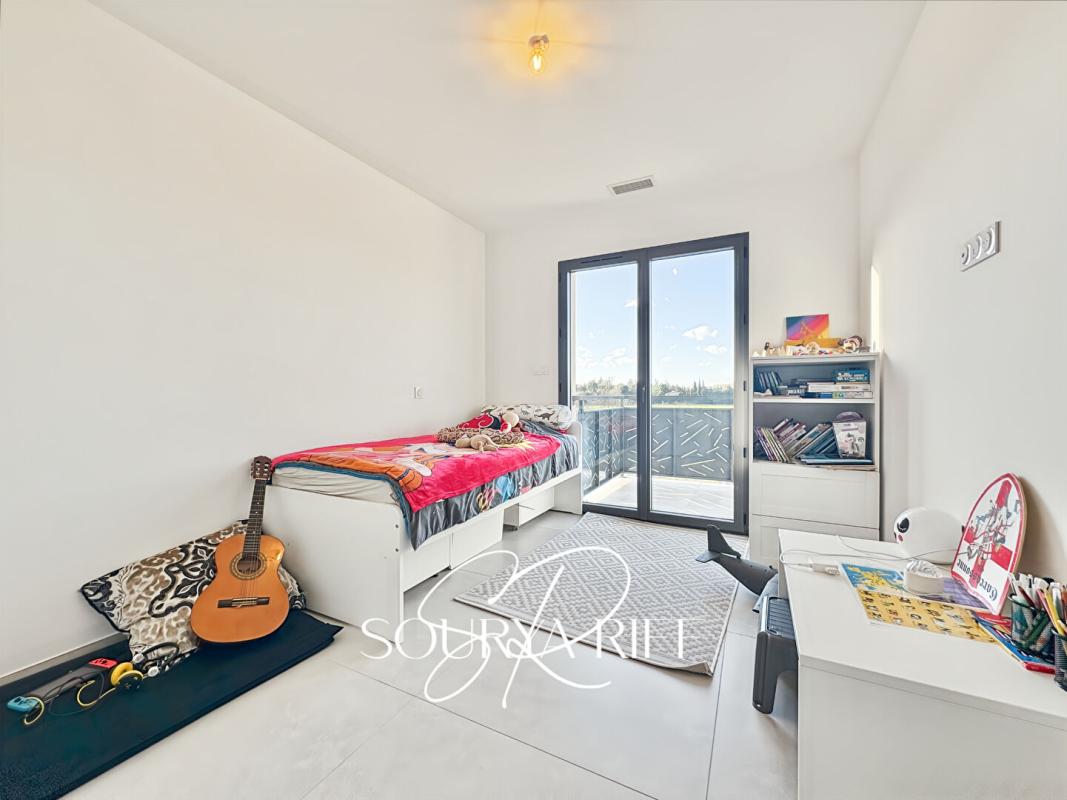 BARBAIRA Villa contemporaine avec piscine et sous-sol exceptionnel 11