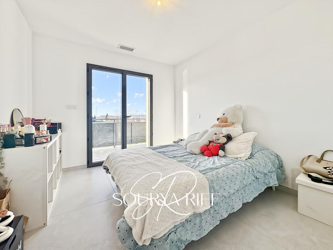BARBAIRA Villa contemporaine avec piscine et sous-sol exceptionnel 12