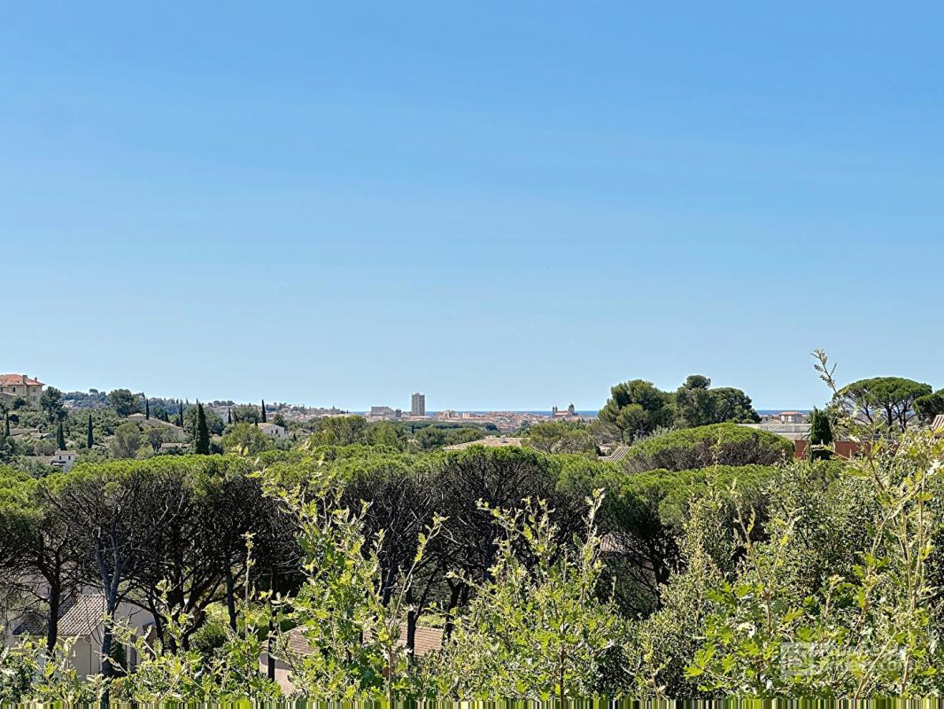 FREJUS Maison 7 pièces 170m2 vue dominante 3