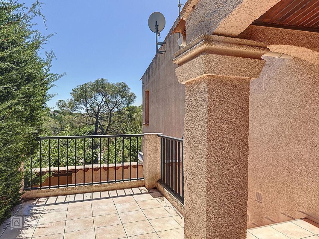 FREJUS Maison 7 pièces 170m2 vue dominante 6
