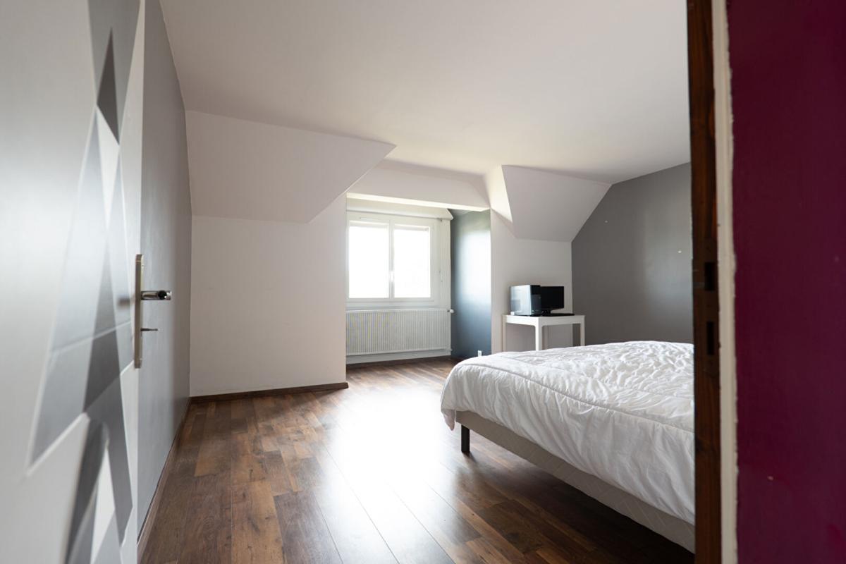 NEUNG-SUR-BEUVRON LIEUX UNIQUES ® x PROPRIÉTÉS PRIVÉES PROPOSE MAISON DE 1976 NEUNG-SUR-BEUVRON 196 M² 16