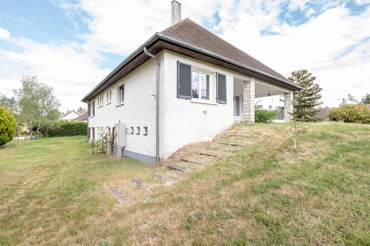 NEUNG-SUR-BEUVRON LIEUX UNIQUES ® x PROPRIÉTÉS PRIVÉES PROPOSE MAISON DE 1976 NEUNG-SUR-BEUVRON 196 M² 18