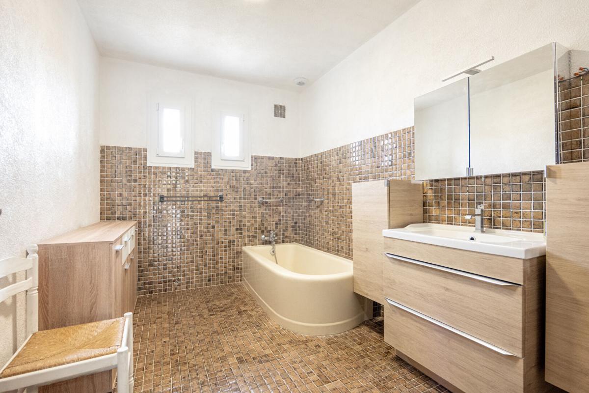 NEUNG-SUR-BEUVRON LIEUX UNIQUES ® x PROPRIÉTÉS PRIVÉES PROPOSE MAISON DE 1976 NEUNG-SUR-BEUVRON 196 M² 9