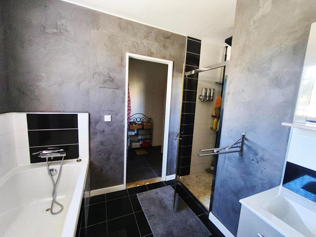 SOUAL VILLA DE PLAIN PIED AVEC TERRASSE COUVERTE ET GRAND GARAGE 10