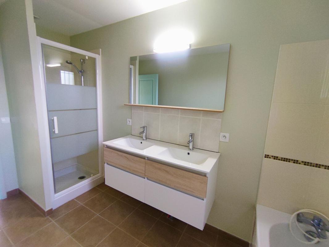 YZEURES-SUR-CREUSE Maison Yzeures Sur Creuse 5 pièces 100 m² de plain pied 12
