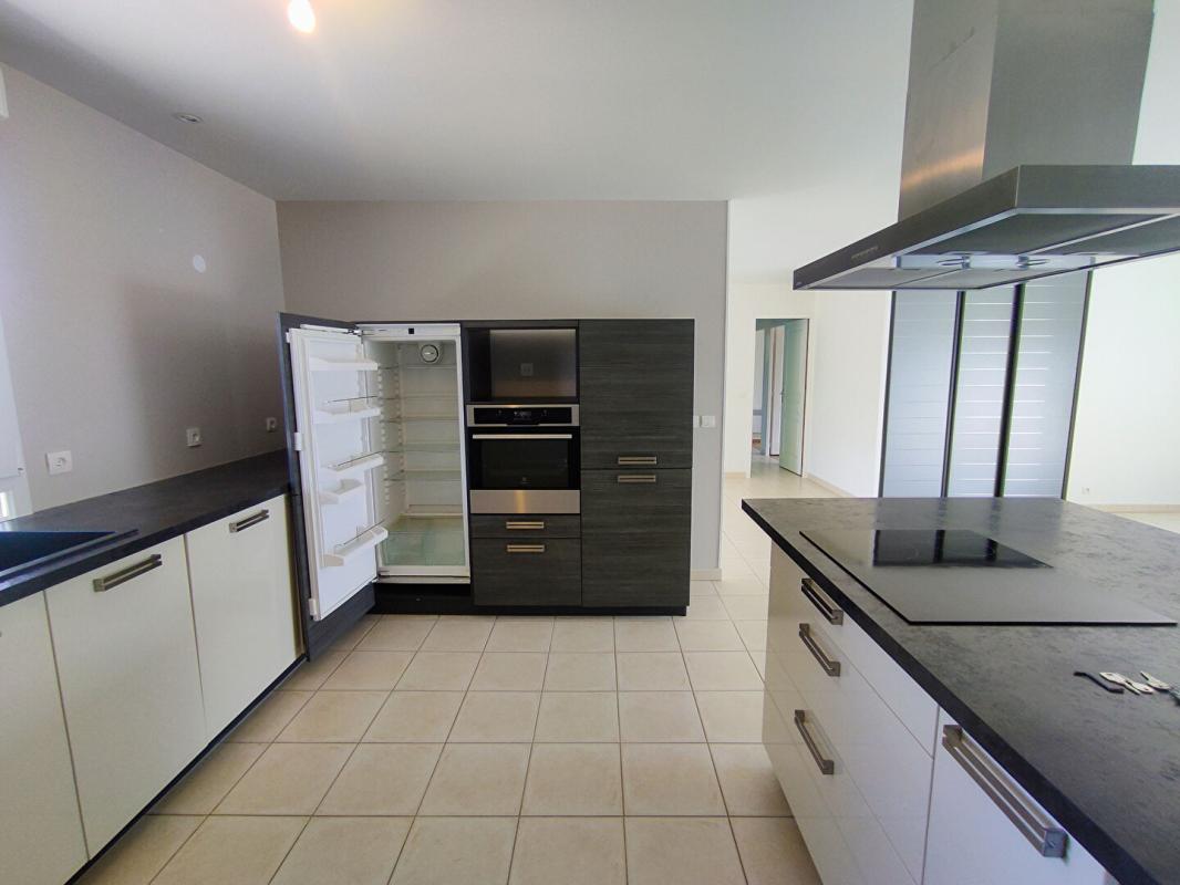 YZEURES-SUR-CREUSE Maison Yzeures Sur Creuse 5 pièces 100 m² de plain pied 5