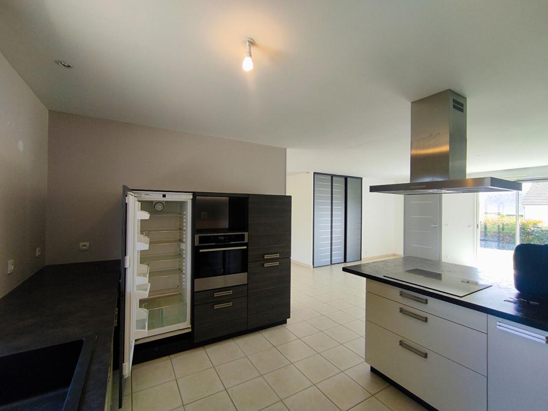 YZEURES-SUR-CREUSE Maison Yzeures Sur Creuse 5 pièces 100 m² de plain pied 6