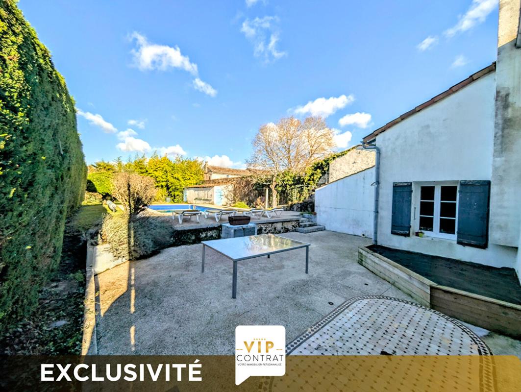 SAINT-SEVER-DE-SAINTONGE GARANTIE PROTEC+ 12 MOIS INCLUS / Maison 9 pièces avec piscine 16