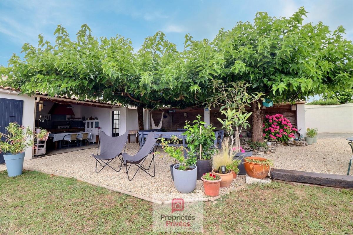 PONT-L'ABBE-D'ARNOULT Maison familiale 4 chambres - 152 m² - Maison d'hôtes de 20 m2 - Piscine - Jardin paysager - Panneaux photovoltaiques - Belle parcelle de terrain 6