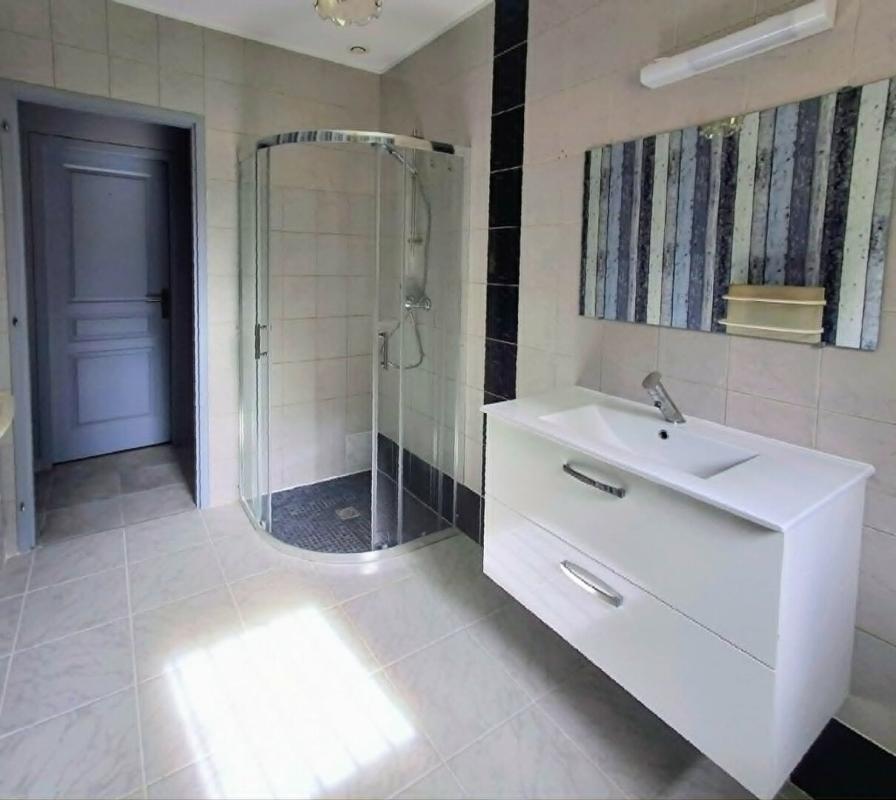 CARS Maison de plain-pied 80 m² - 3 chambres - Terrain 1 466 m² 5