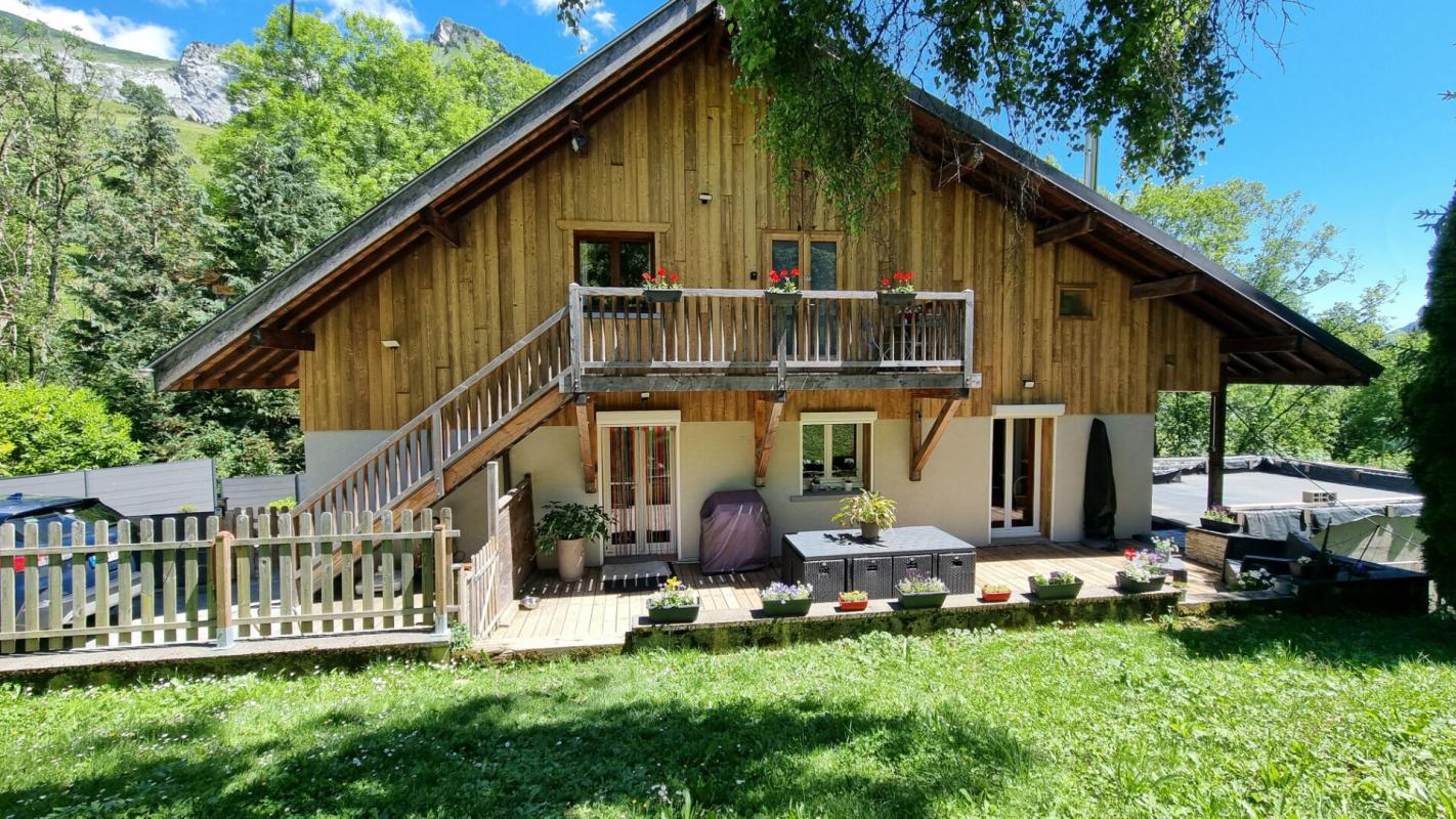 MONTMIN Maison Talloires- Montmin 13 pièces 260 m2 1
