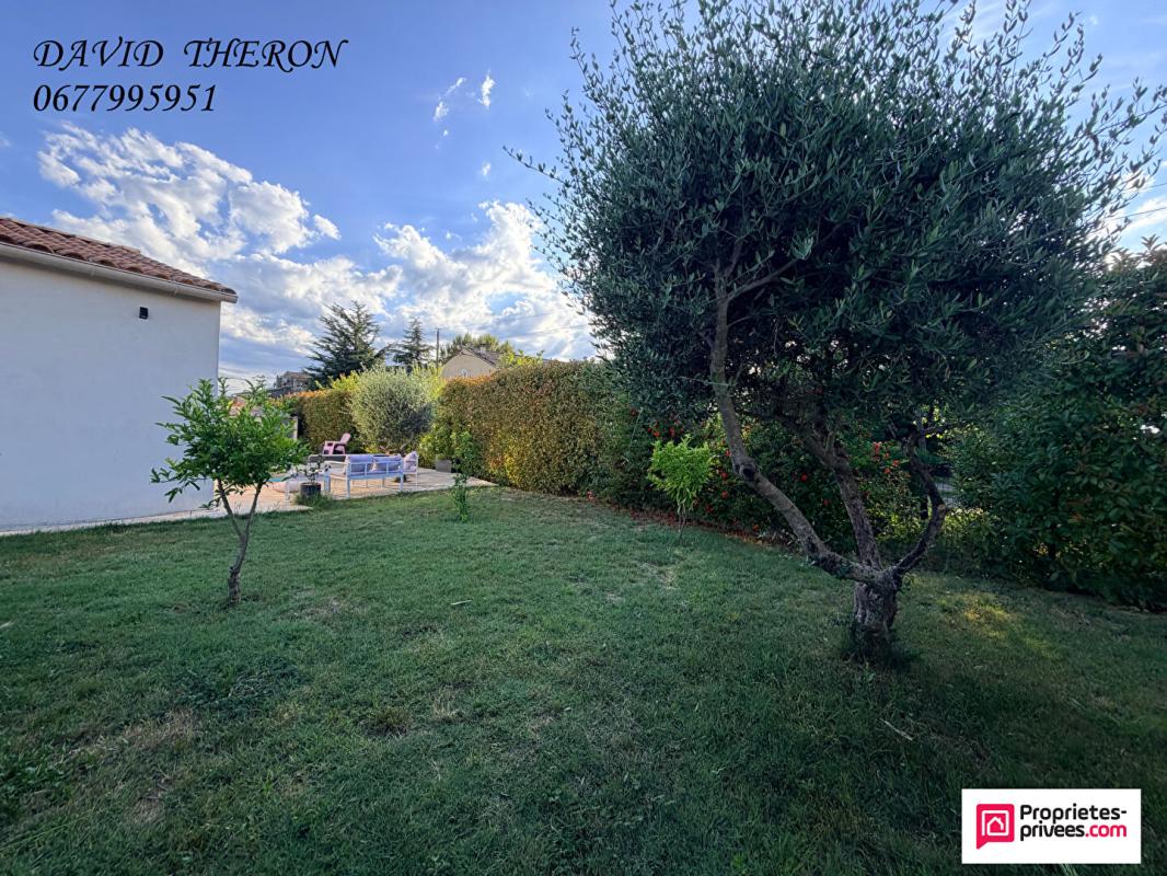 MOUSSAC Villa 5 pièce(s) 135 m2 4 CHAMBRES PISCINE GARAGE 17