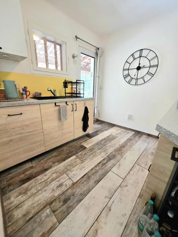LORGUES maison d'habitation avec dépendances 10