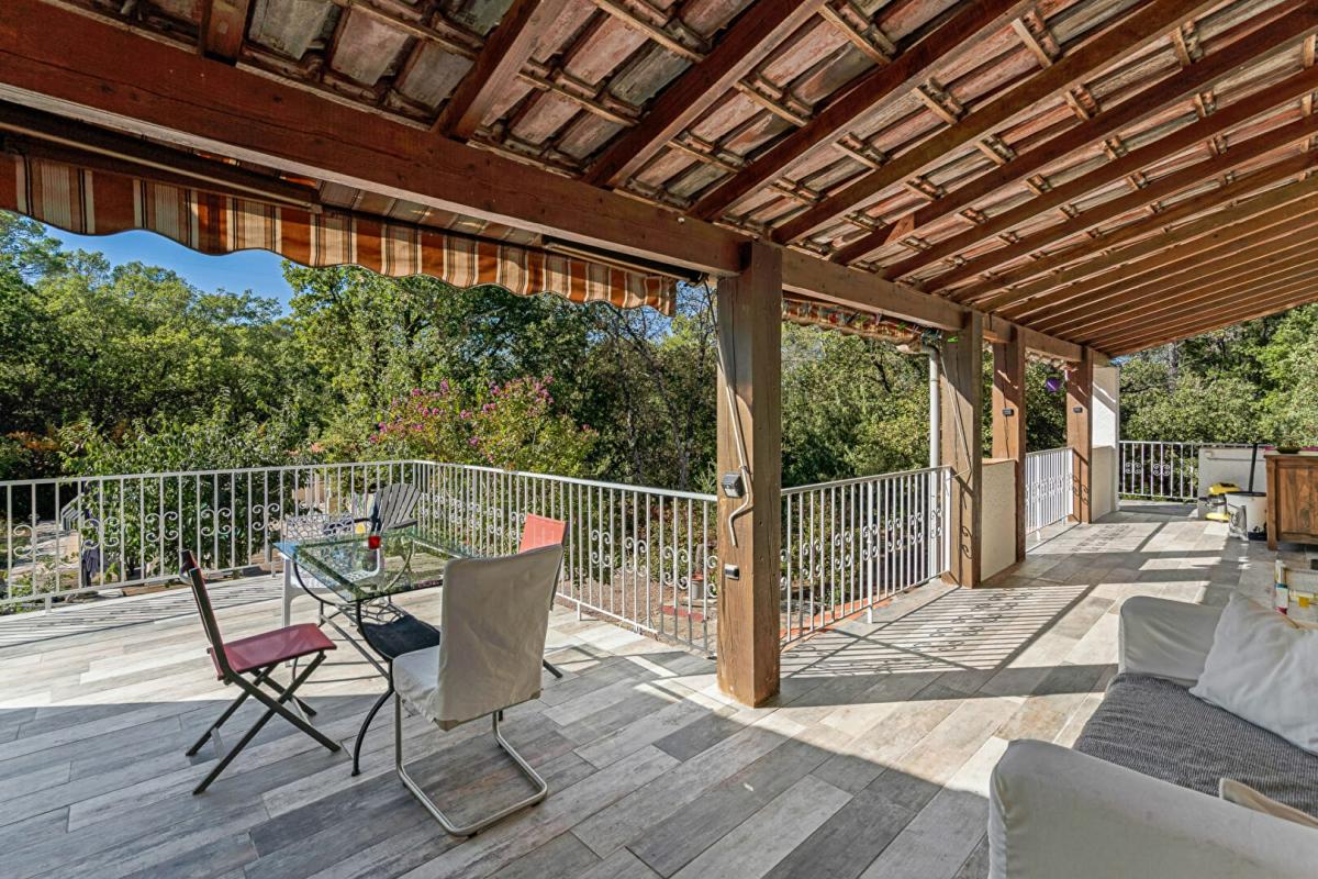 LORGUES maison d'habitation avec dépendances 5