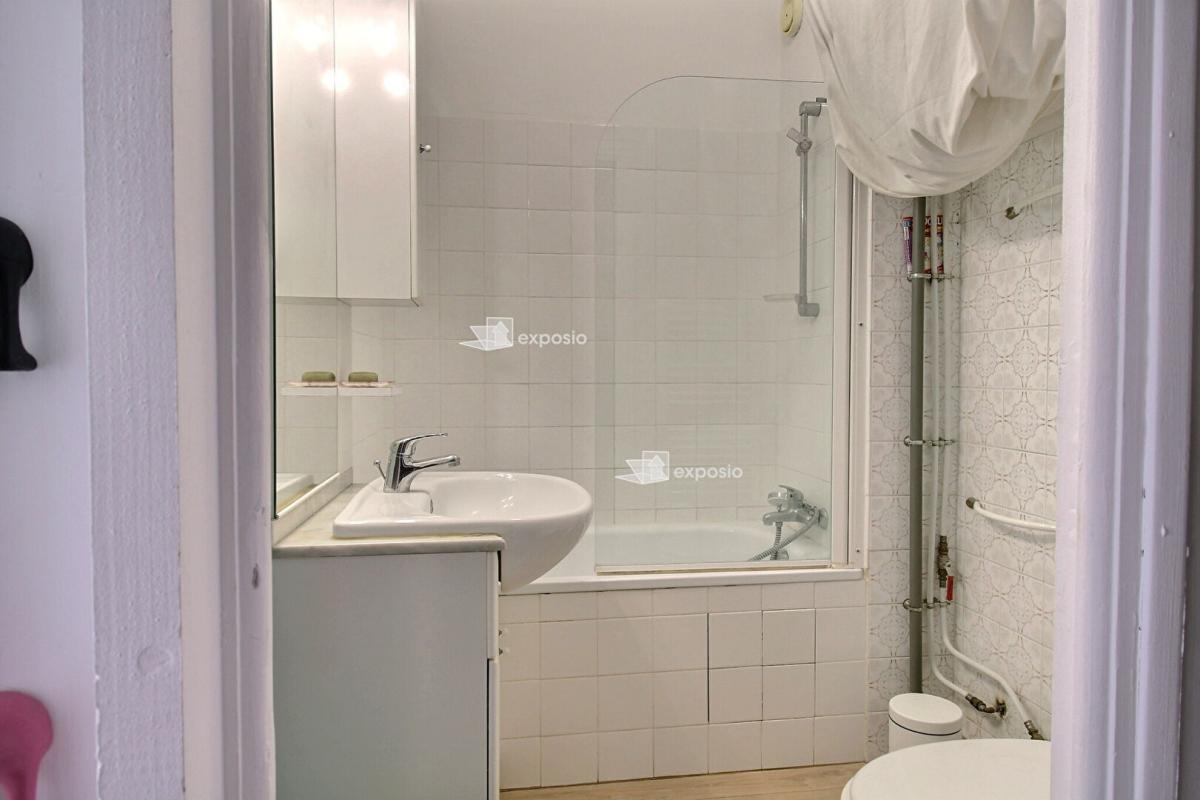 BANDOL Coquet studio expo SUD coeur Bandol - 165 000 10