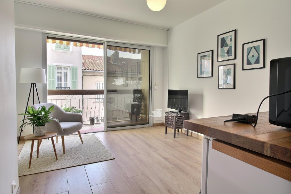 BANDOL Coquet studio expo SUD coeur Bandol - 165 000 2