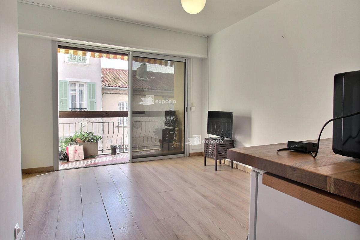 BANDOL Coquet studio expo SUD coeur Bandol - 165 000 5