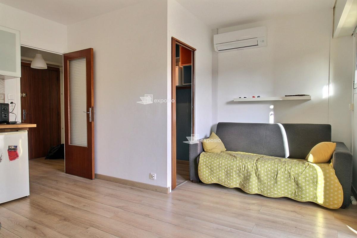 BANDOL Coquet studio expo SUD coeur Bandol - 165 000 6