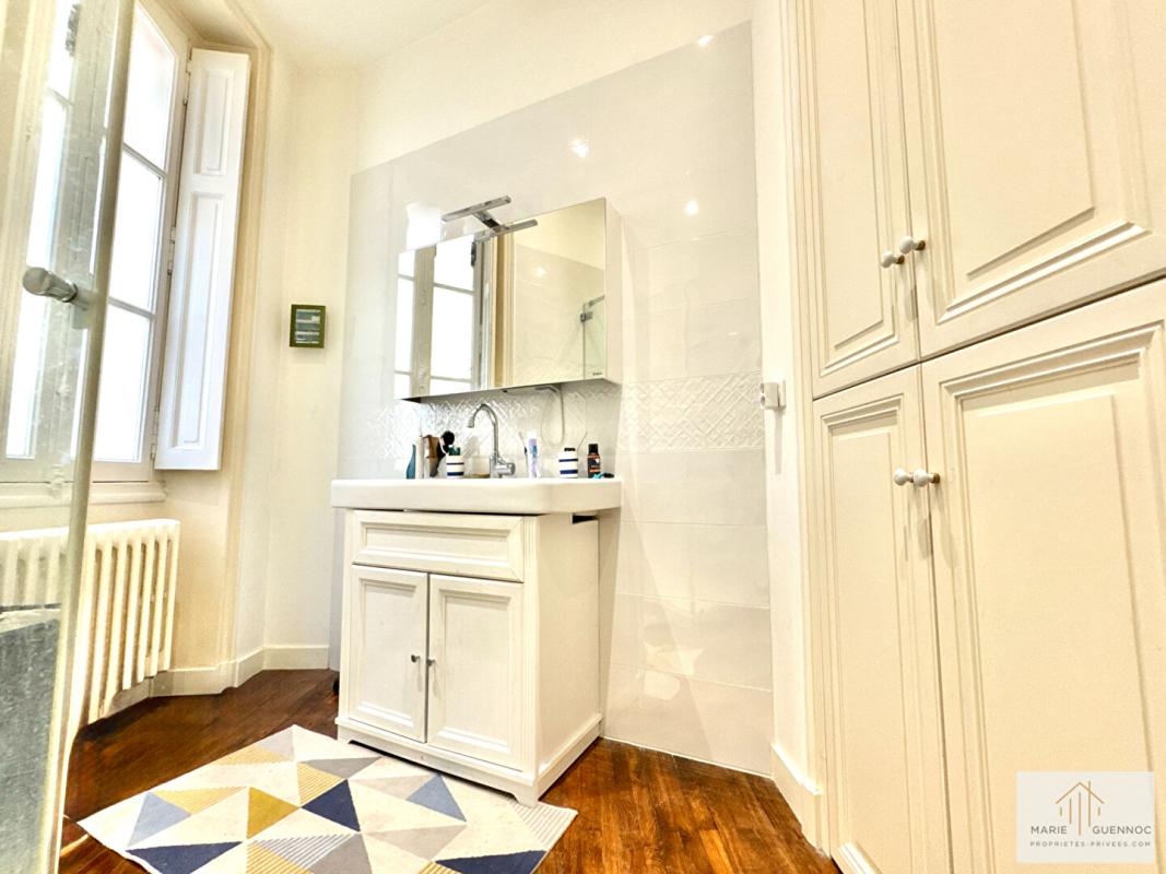 NANTES Magnifique T3 dans passage privé et sécurisé du triangle d'or 9