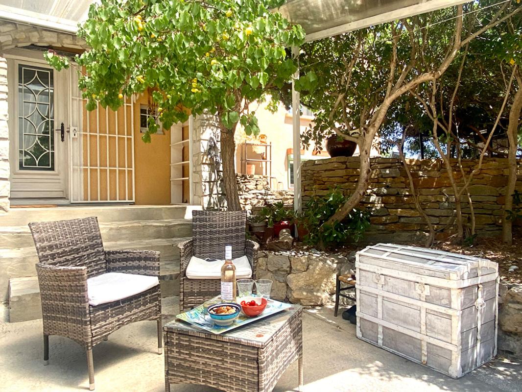 LA CADIERE-D'AZUR Maison La Cadiere D Azur 3 pièce(s) 90 m2 avec dépendance 2