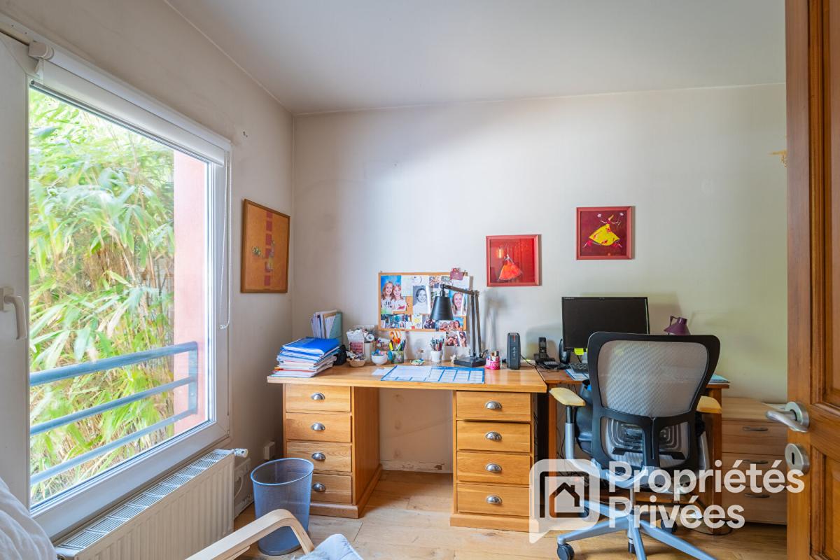 CLAMART Maison contemporaine avec jardin et garage, quartier des Rochers 14