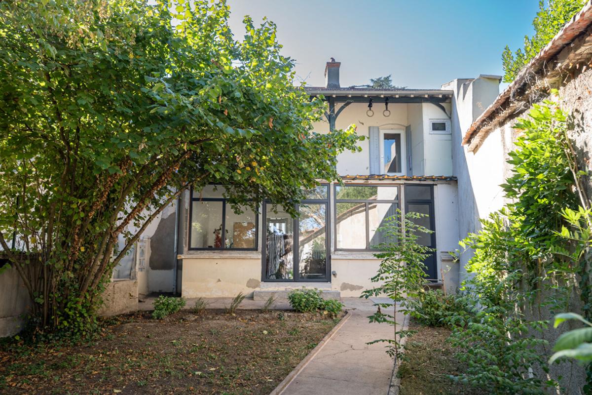 CALUIRE-ET-CUIRE Maison 3 pièce(s) 143.48 m2 1