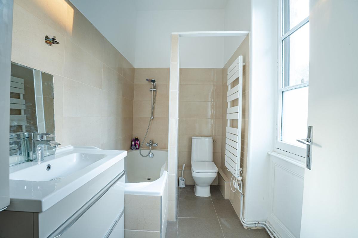 CALUIRE-ET-CUIRE Maison 3 pièce(s) 143.48 m2 5