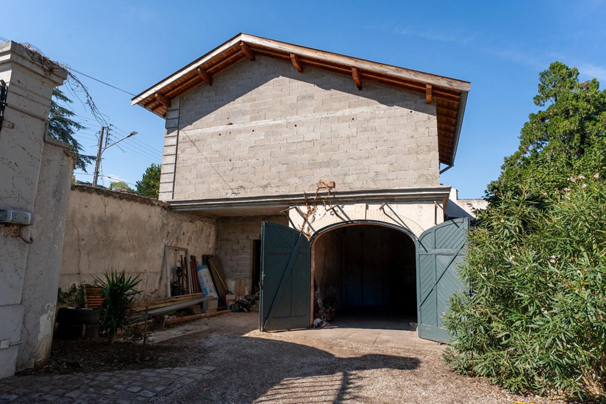 CALUIRE-ET-CUIRE Maison 3 pièce(s) 143.48 m2 6
