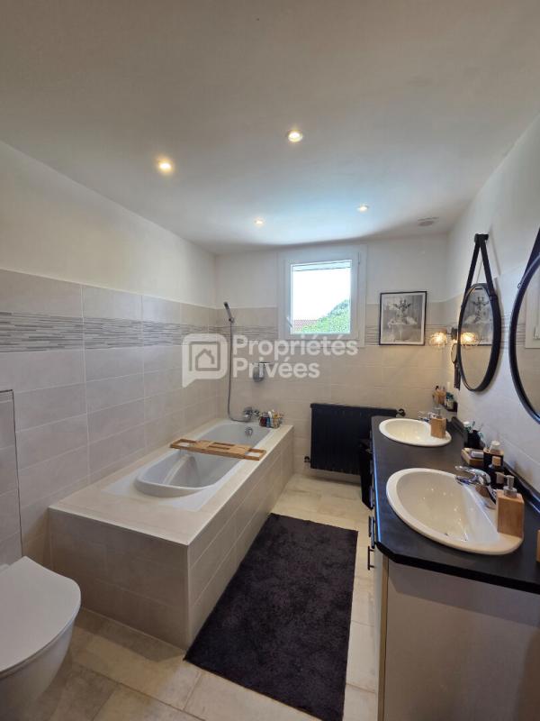 MONTELIMAR Maison Montélimar 6 pièces 180 m2 12