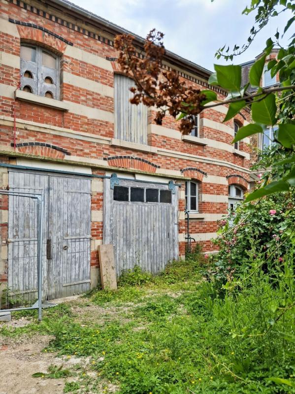 CHALONS-EN-CHAMPAGNE Bâtiment de caractère à aménager ? 130 m² ? Terrain 195 m² 9
