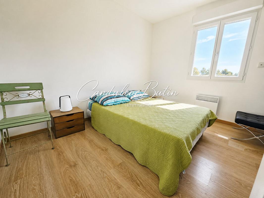 MONTADY Villa T5 avec piscine, 4 chambres et garage 9