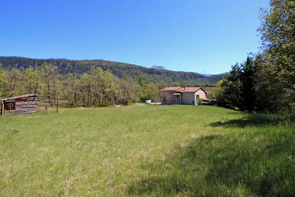 LE BRUSQUET Alpes-de-Haute-Provence Terrain viabilisé 877m2 Le Brusquet (04 420) 1