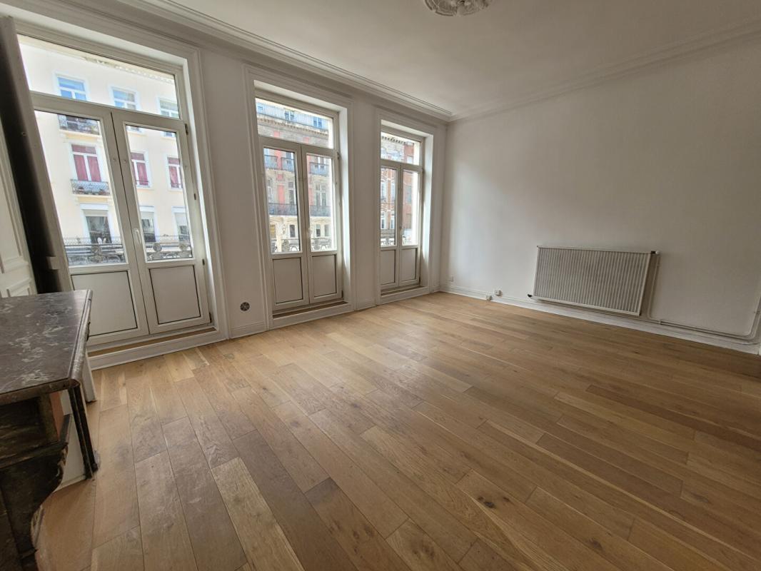 LILLE Lille rue nationale -Appartement 53m² -une chambre 3