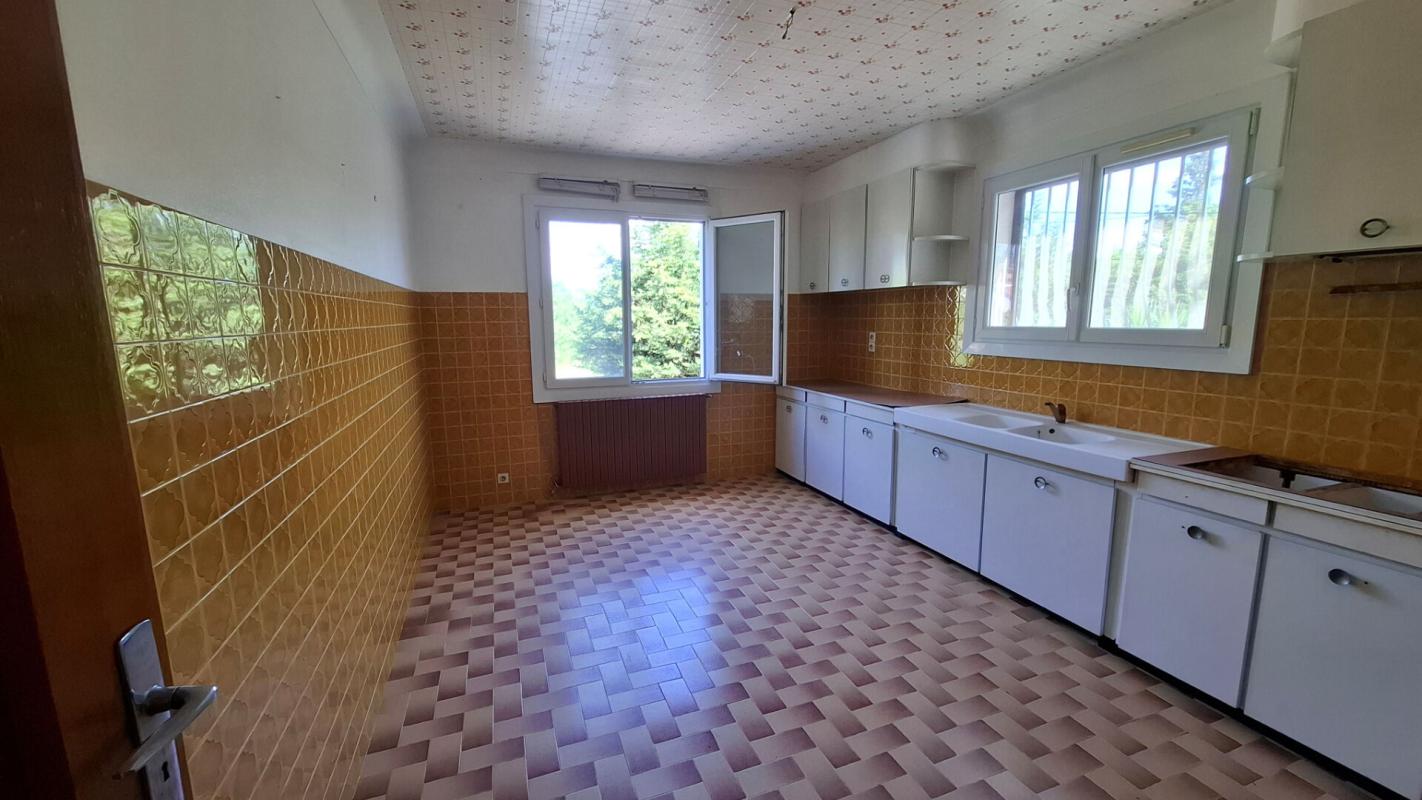 HYERES Maison à rénover - Hyères Olbius Riquier-126 m2 avec 11 800 m2 de terrain agricole 6