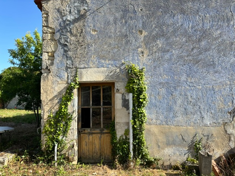 LA RONDE Maison de village à réhabiliter avec terrain constructible 420 m2 7