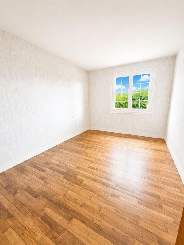 CLEGUER Maison de 101 m2 habitable sur sous-sol complet, avec un étage totalement aménageable (= Gros potentiel) sur un terrain de 4 300 m² avec un bâtiment annexe de 425 m² 9