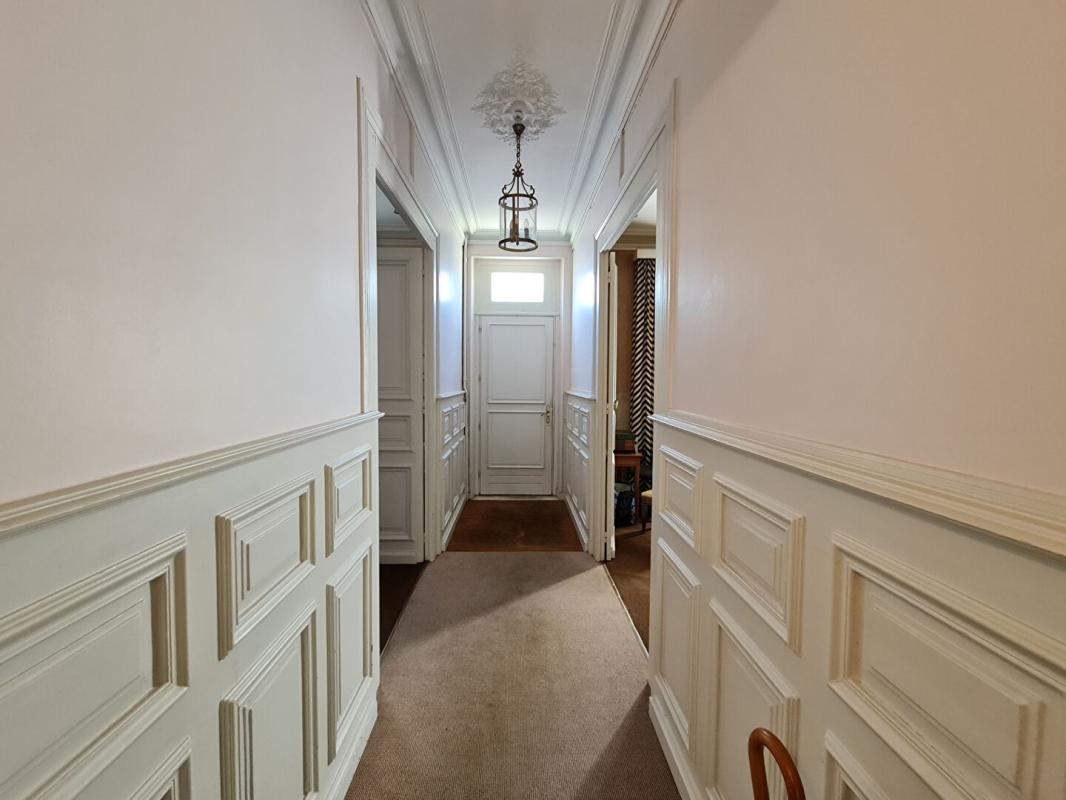 LA ROCHELLE Maison Bourgeoise La Rochelle 10 pièce(s) 265 m2 11