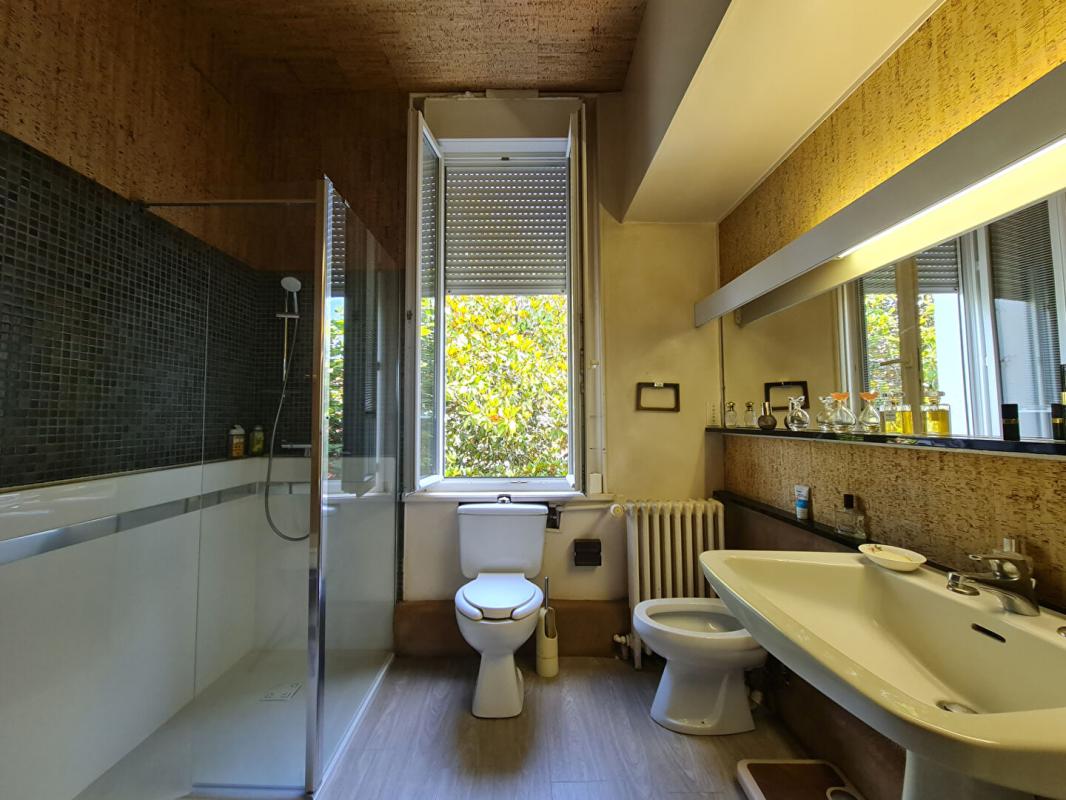 LA ROCHELLE Maison Bourgeoise La Rochelle 10 pièce(s) 265 m2 18