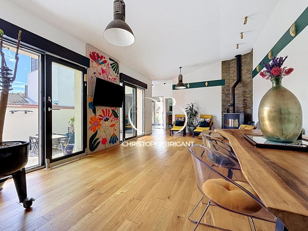 VILLEJUIF Maison d'exception, rénovée, sans vis-à-vis de 6 pièces 128 m2 1
