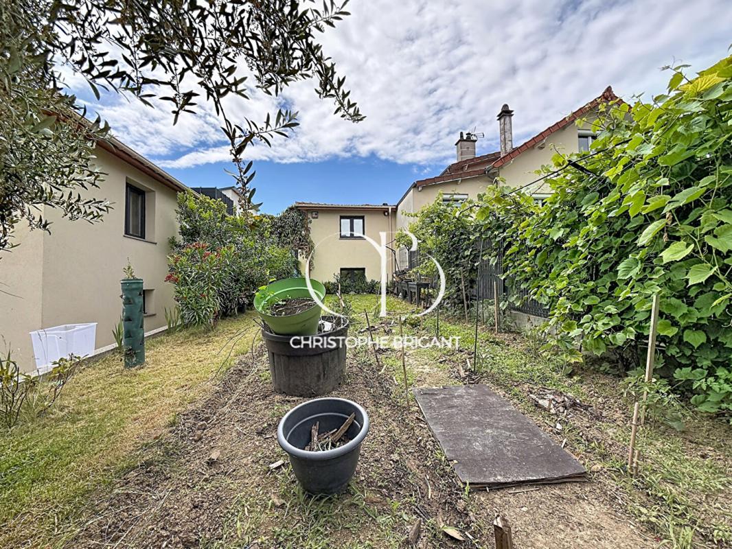 VILLEJUIF Maison d'exception, rénovée, sans vis-à-vis de 6 pièces 128 m2 5