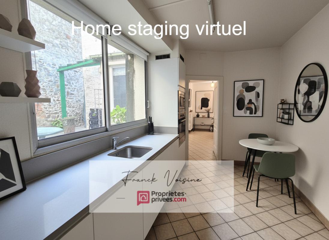 MOUCHAMPS A VENDRE à Mouchamps, maison de 163 m2 env et murs commerciaux de 158 m2 env sur une parcelle de 248 m2 en centre ville 2