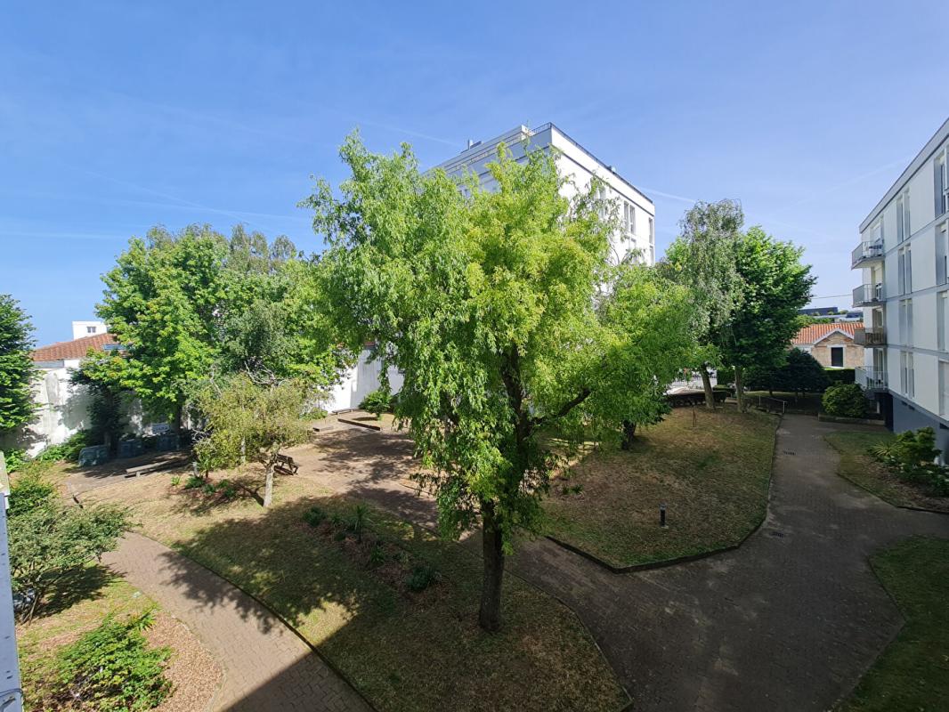 LA ROCHELLE Appartement La Rochelle 4 pièces74 m2 avec balcon, cave et ascenseur 10