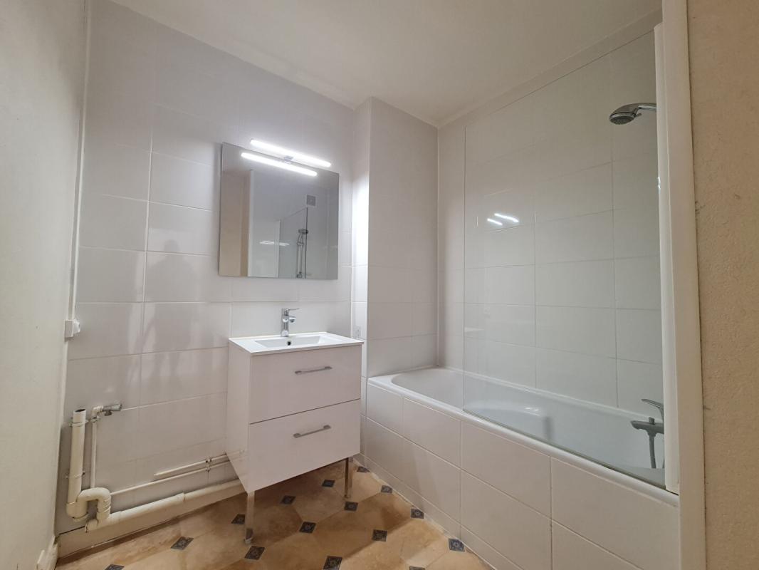 LA ROCHELLE Appartement La Rochelle 4 pièces74 m2 avec balcon, cave et ascenseur 5