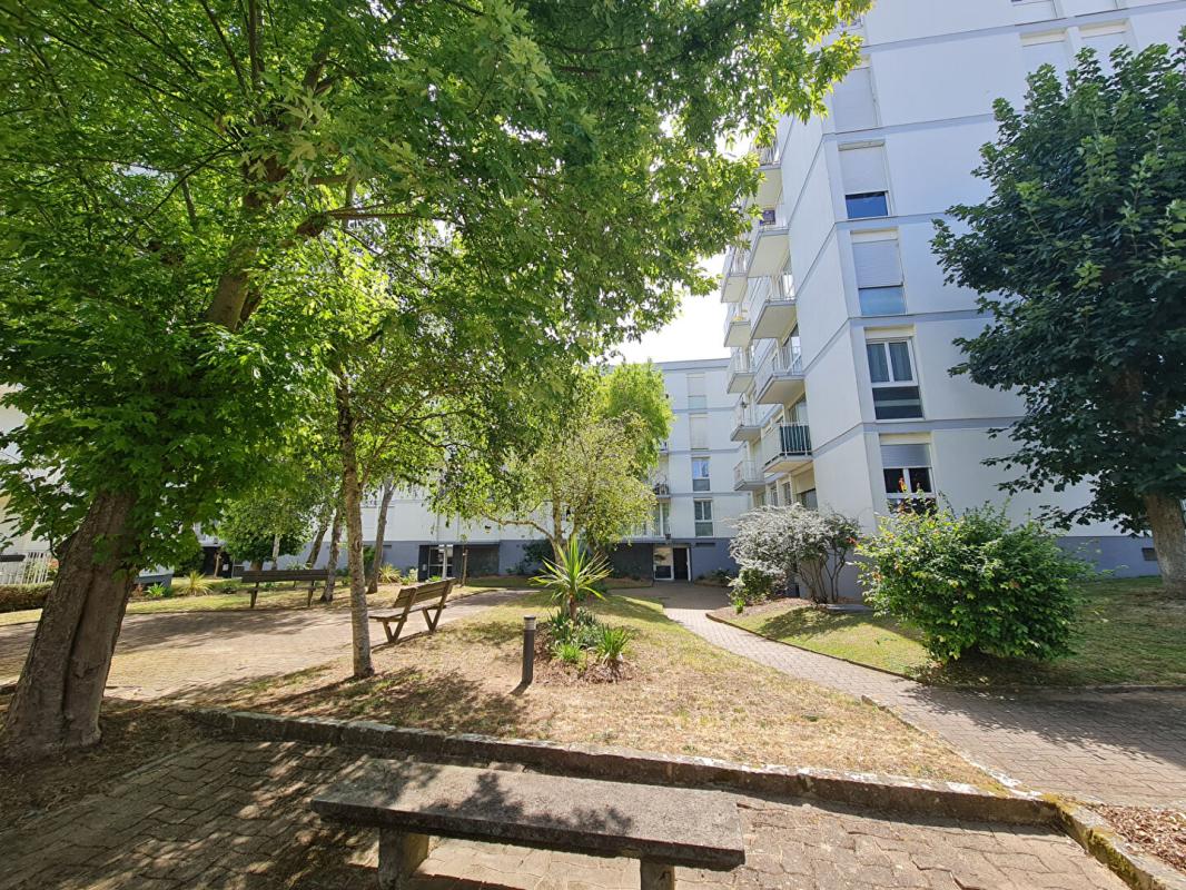 LA ROCHELLE Appartement La Rochelle 4 pièces74 m2 avec balcon, cave et ascenseur 9