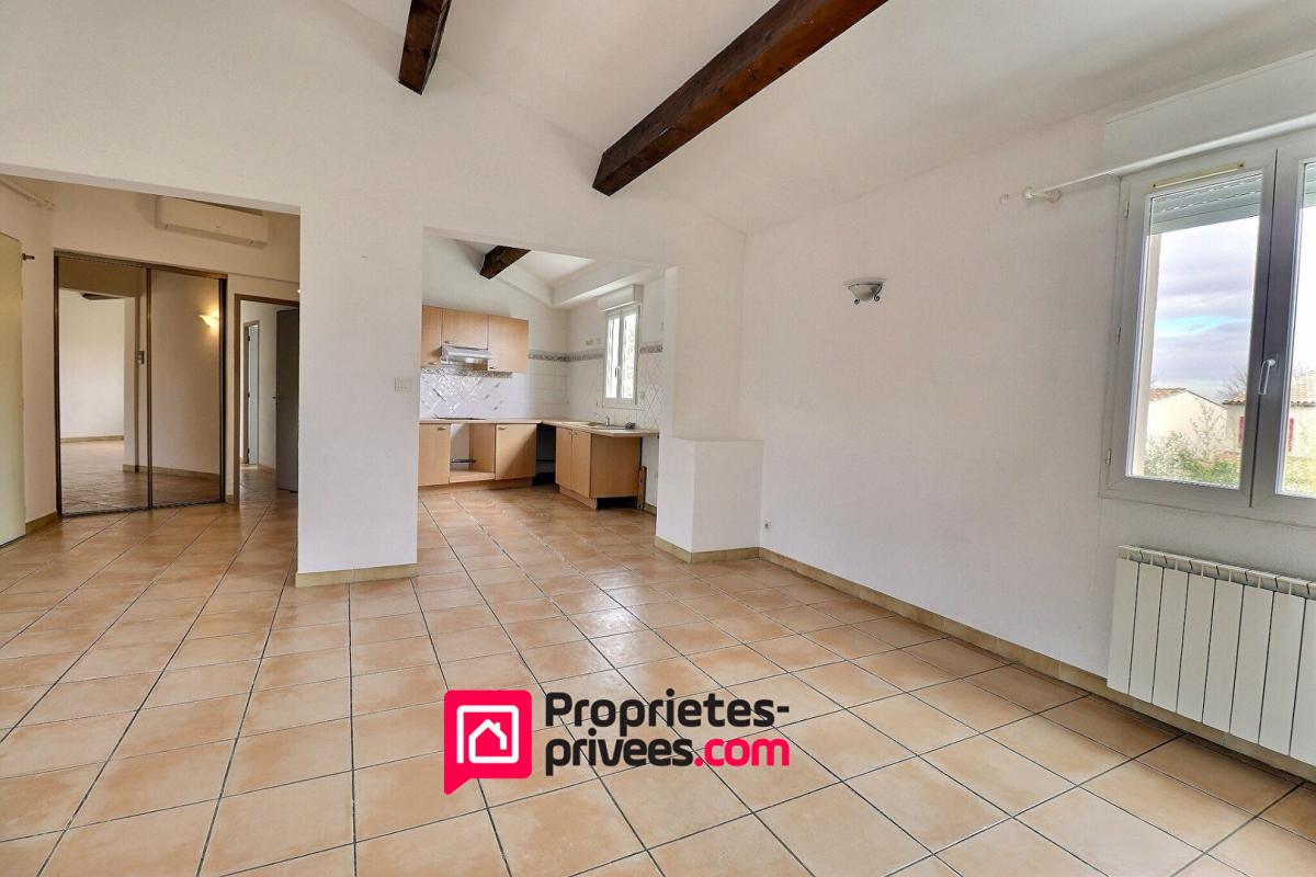 UZES Uzes, proche centre ville , appartement avec terrasse et parking 2