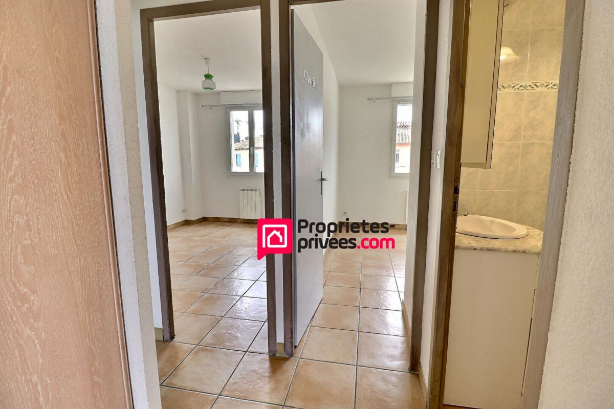 UZES Uzes, proche centre ville , appartement avec terrasse et parking 7