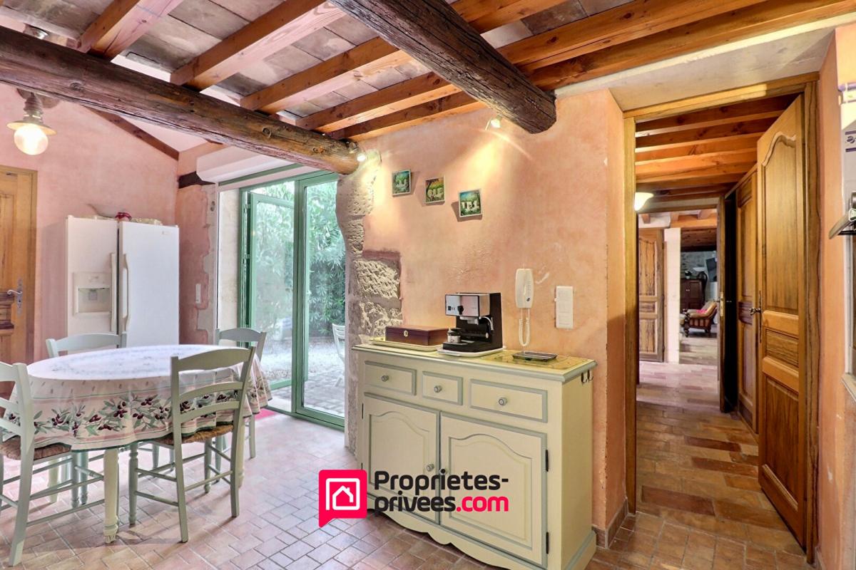 UZES UZES centre, Maison en pierres avec jardin 6