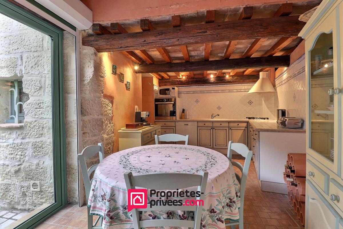 UZES UZES centre, Maison en pierres avec jardin 7