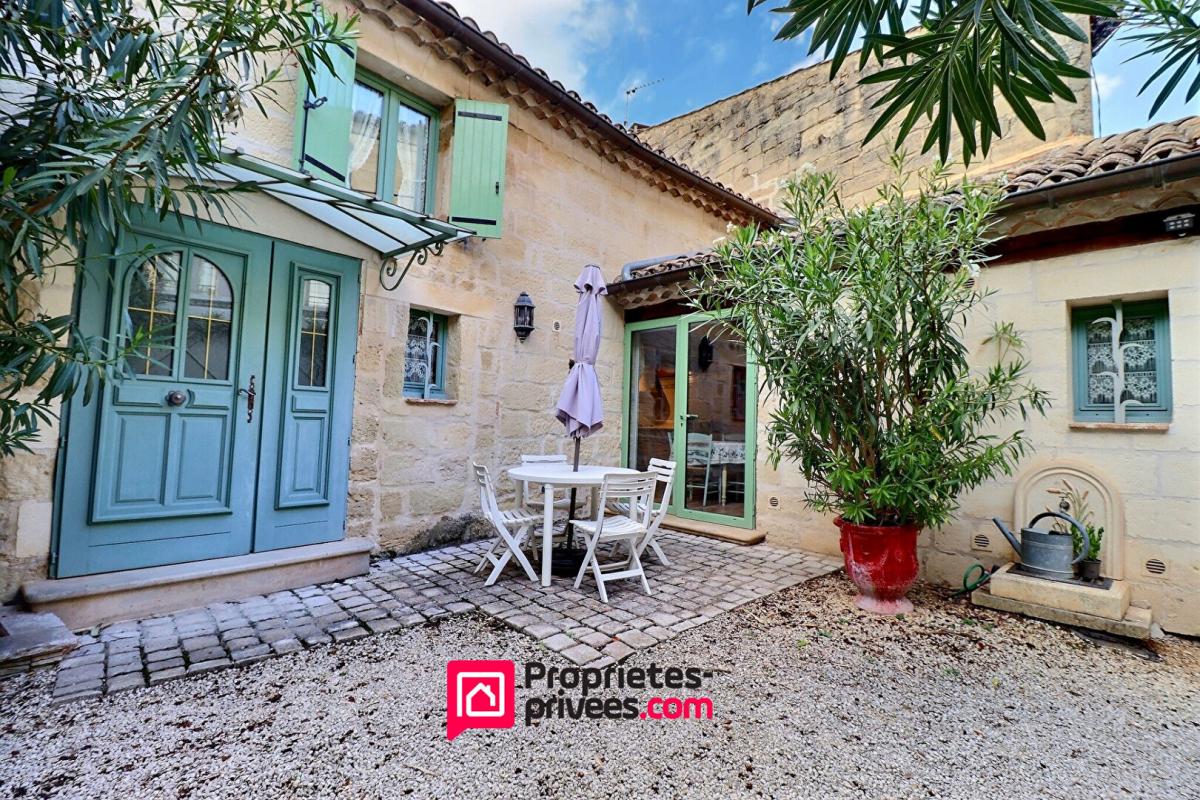 UZES UZES centre, Maison en pierres avec jardin 8